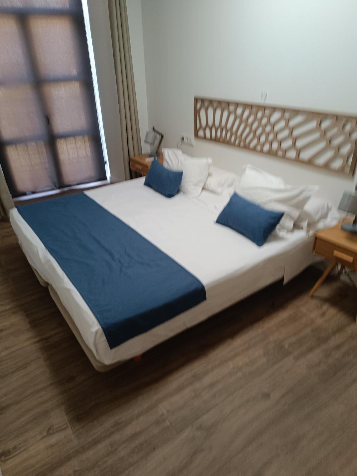 Apartamentos Al-Qazeres Luxury La Concepcion Caces 외부 사진